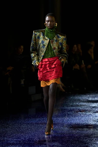Look 49